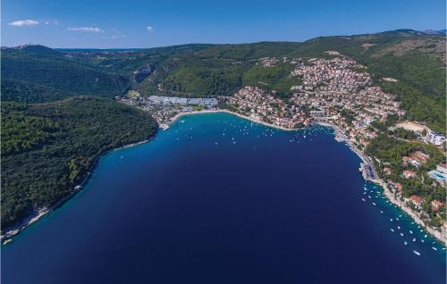Becici House | Cozy Home In Sveti Bartol