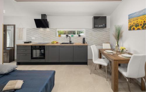 Umag House | Cozy Home In Umag With Wifi