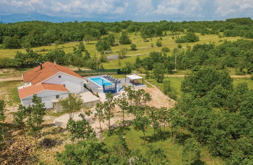 Imotski House | Cozy home in Vinjani Gornji