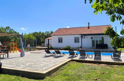Imotski House | Cozy home in Vinjani Gornji
