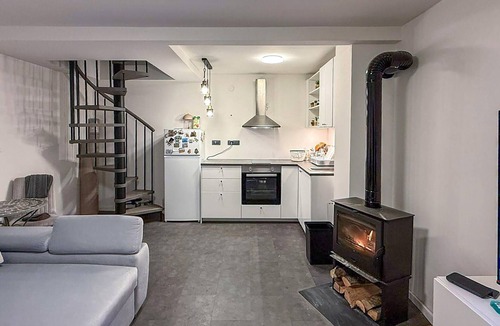 Breznik Plesivicki House | Cozy home in Vlaskovec with WiFi
