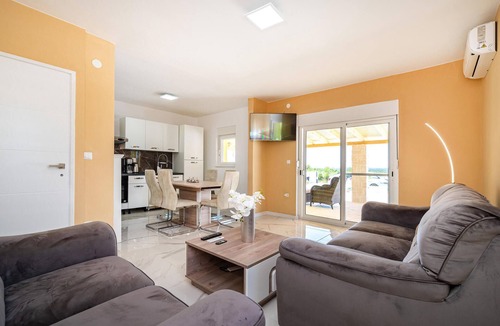 Zemunik Donji House | Cozy home in Zemunik Donji