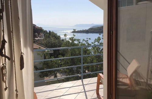 Vrbanj House | Cozy home with beautiful open spaces and best views over the Basina bay