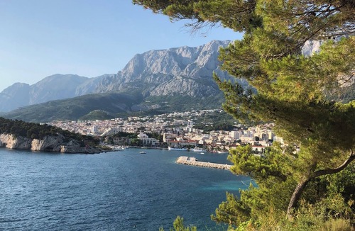 Donja luka Apartment | Cozy Makarska Studio: One block from the marina