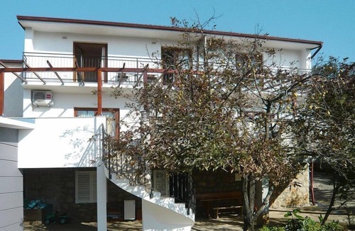 Starigrad Apartment | Cozy Starigrad Apartment for 4