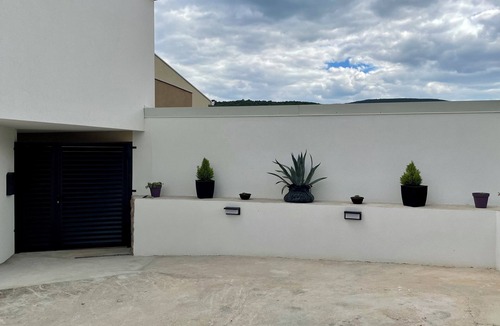 Podbablje Villa | Cozy Villa For Perfect Vacation - XXL Pool - 4 Bedrooms with AC - WiFi