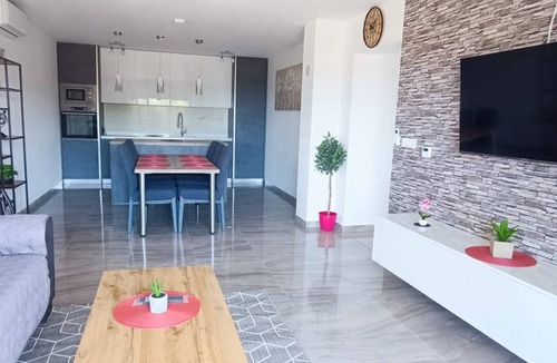 Drage Apartment | Dalmatia Apartments - Three Bedroom Apartment with Balcony and Sea View 7