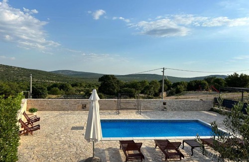 Benkovac House | Dalmatian country house Irena