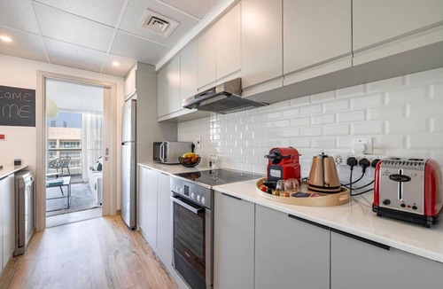 The Greens Apartment | Daniels 2BR | The Greens | Park View