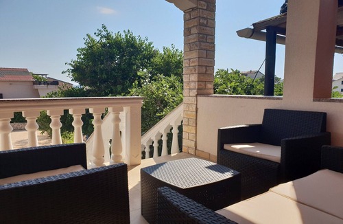 Povljana Apartment | Decent 1-Bedroom Povljana Apartment