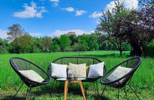 Bled Apartment | Deerwood-2-Storey Garden Apartment with Castle view Balcony