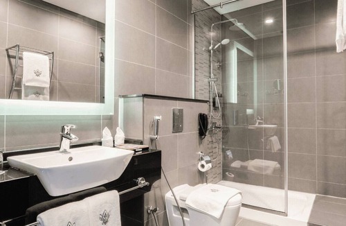 Downtown Dubai Hotel | Deluxe Burj View | Park Regis BB | Burj Khalifa Views, Pool + Spa, 4-Star