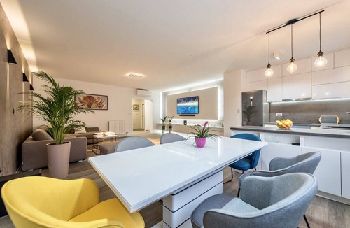 Murvica Apartment | Deluxe Suite for 4 in Zadar
