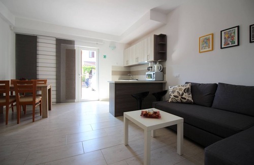 Porec Apartment | Dog-friendly flat just 600 metres from the beach with garden and barbecue