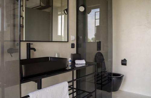 Cove Tri Zala (Zrnovo) Bed & Breakfast | Double Room with Patio - Moro Inn B&B Korcula