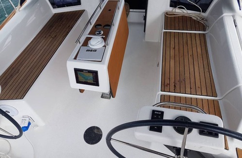 Komolac Boat Rental | Dubrovnik Delight: A Sun-Kissed Sailing Experience