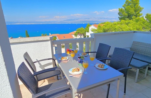 Sutivan Apartment | Duplex Top Floor Apartment with Stunning Sea Views, in Quiet Area, 200m to beach