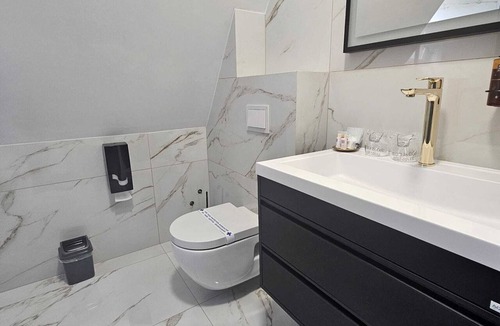 Plitvica Selo Bed & Breakfast | Dvokrevetna soba Deluxe s bračnim krevetom i kadom