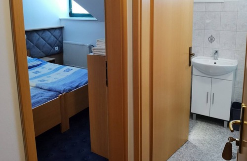Gornji Grad House | Economy double or twin room 20