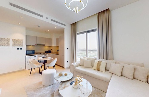 Nad Al Sheba Apartment | Elegant 1 Bedroom l in Meydan l Community Views