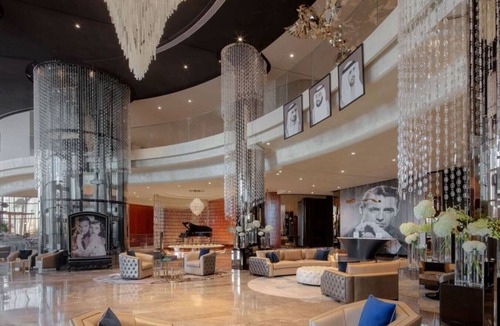 Business Bay Apartment | Elegant 2 bedroom at Paramount