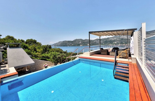 Zrnovo Villa | Exceptional 3-bedroom Villa with Private Pool in delightful Korčula island