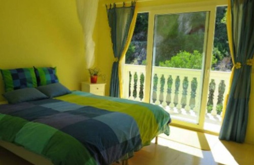 Trpanj Apartment | EXCLUSIVE 2 Bed SEAFRONT Apt - STUNNING VIEWS