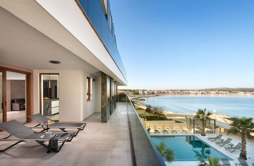 Vir Apartment | Exquisite 5-Star Luxury: Stunning 4-Bedroom Apartment with Panoramic Seaviews