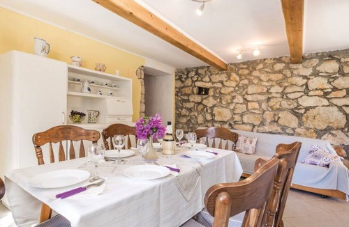 Supetarska Draga House | für 6 Personen in Supetarska Draga by Interhome