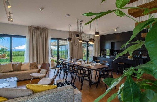 Porec House | für 6 Personen und 4 Kinder in Porec-Jurici, Istrien (Westküste von Istrien) by Interhome