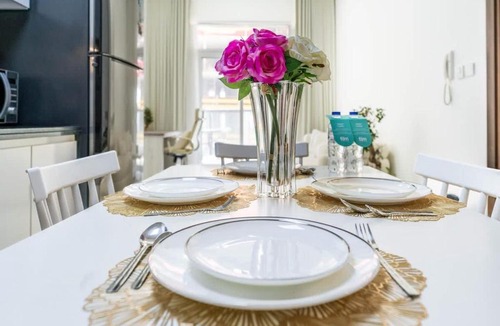 Jadaf Apartment | FAM Living 1BR Stay Binghatti Gateway, Al Jaddaf
