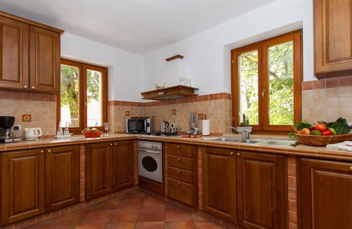 Stanisovi House | Familiäre 5-Schlafzimmer-Villa mit Gemeinschaftspools by Interhome