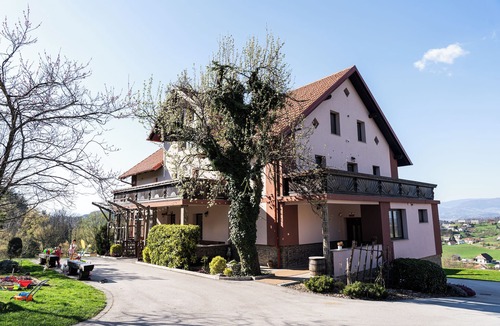 Store Apartment | Family apartment with playground, animals and nature view - Celje area
