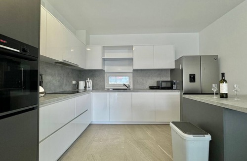 Milcetici House | Family-Friendly Holiday Home Tamaris Premium with Private Pool & Garden