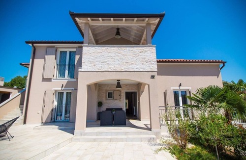 Becici House | Family friendly house with a swimming pool Vinež, Labin (K-27521)