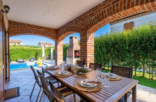 Butkovici Villa | Family Villa Berenice with Pool, Grill, Sports and Tennis court