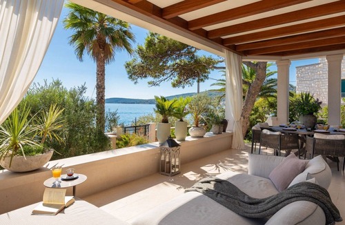 Slatine House | Ferienvilla Heaven am Strand by Interhome