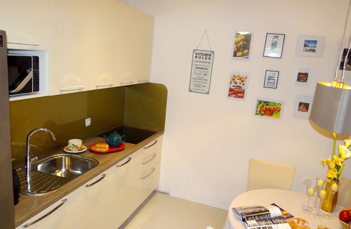 Businci Apartment | Ferienwohnung, Meerblick Terrasse beheizter Pool by Interhome