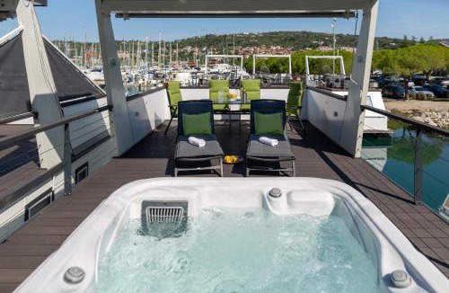 Seca Apartment | Floating Sea House SHARK 3