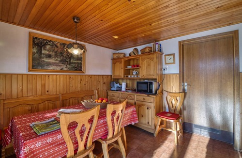Ljubno Villa | Forest Retreat Bonidesa - Terrace & Jacuzzi, Ljubno ob Savinji, Slovenia