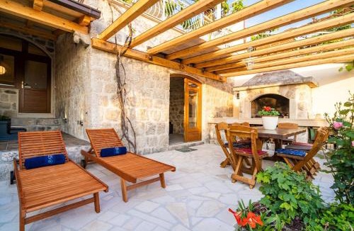 Plat Apartment | Fortuno-Luxury seaview apartment with outdoor jacuzzi near Dubrovnik