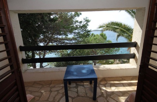 Zdrelac Apartment | Four-bedroom apartment near beach Ždrelac, Pašman (A-8405-b)