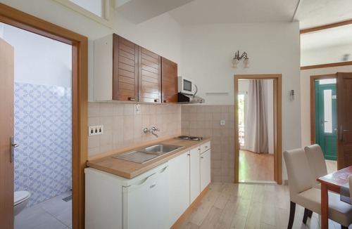 Igrane Apartment | Four bedroom apartment near beach Igrane, Makarska (A-310-f)