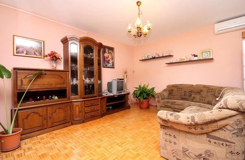 Zrnovo Apartment | Four bedroom apartment with terrace and sea view Tri Žala, Korčula (A-558-c)
