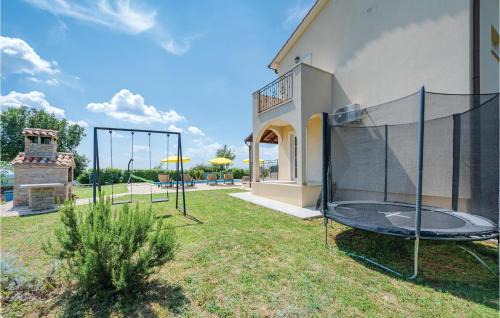 Gracisce House | Four-Bedroom Holiday Home In Bregi