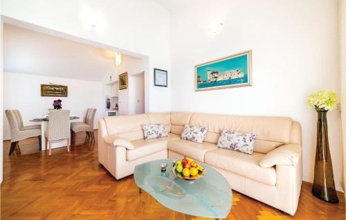 Kastel Gomilica House | Four-Bedroom Holiday Home In Kastel Gomilica