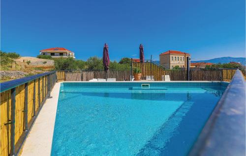 Slatine House | Four-Bedroom Holiday Home In Slatine