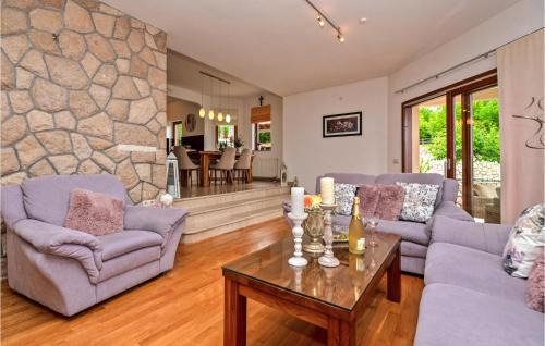 Imotski House | Four-Bedroom Holiday Home In Vinjani Gornji