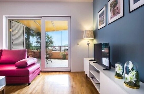 Gorinka Apartment | Fully equiped one bedroom apartment for two, wifi, dishwasher, washing machine.