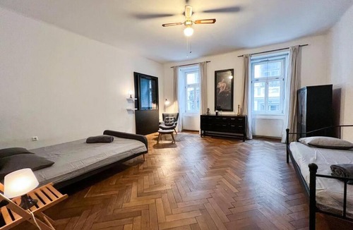 Ljubljana Old Town Apartment | Gallus' Secret Romance